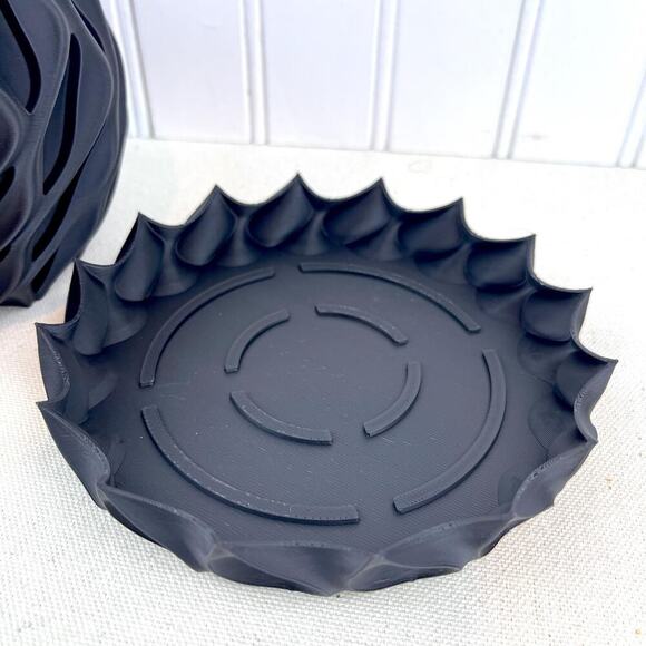 Modern Geometric Planter Pot, Twisted Planter Pot, Small Indoor Flower Pot - Picture 8 of 10